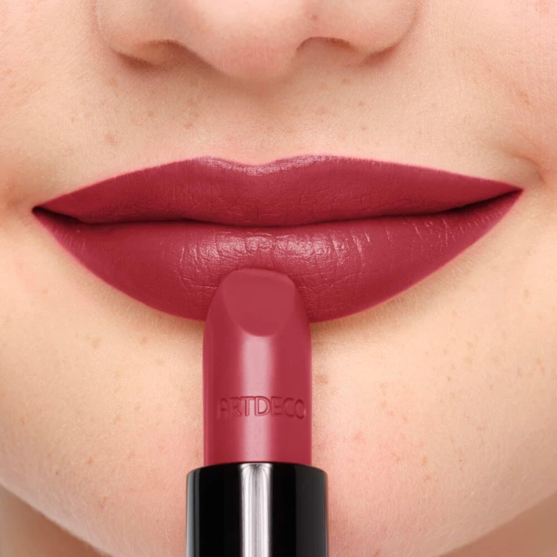 Perfect Mat Lipstick | 134 - dark hibiscus