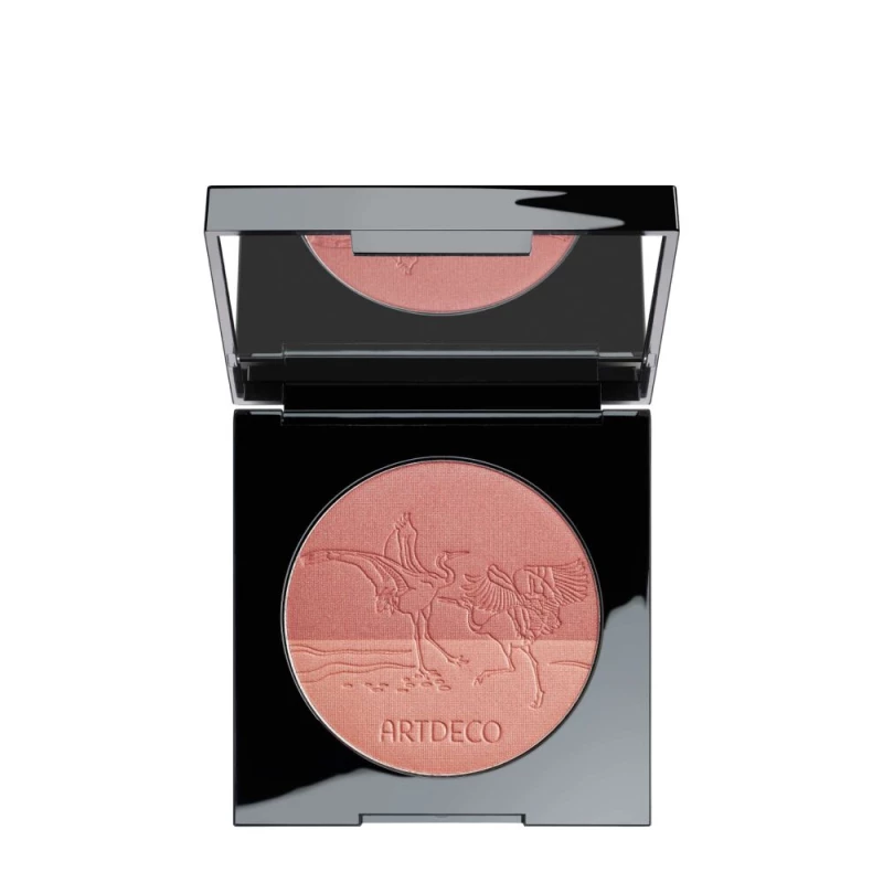 Two-tone blush for a fresh complexion in an instant