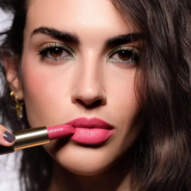 Iconic Lipstick | 330 - love story