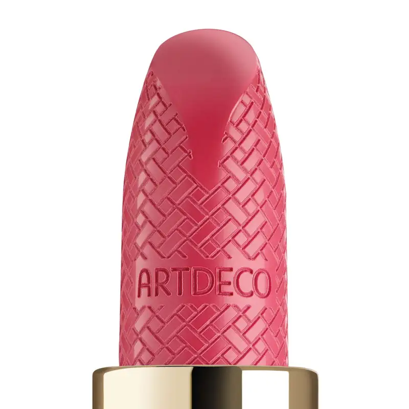 Iconic Lipstick | 330 - love story