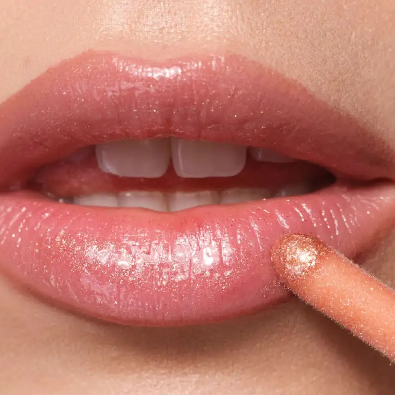 Shiny Lip Glow