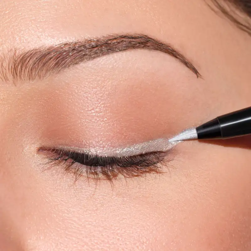 Precise Control Liquid Liner | 33 - glacial silver