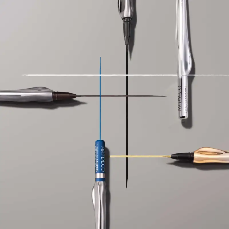 Precise Control Liquid Liner | 33 - glacial silver